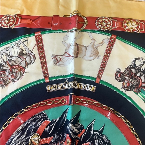 100% Authenic Hermes carre 90 Chevaux DE Trait scarf - Picture 6 of 14